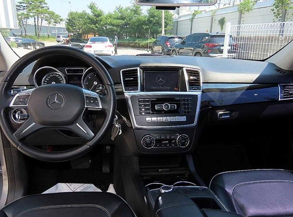 벤츠 M 클래스 ML250 블루텍 4매틱 사진 7