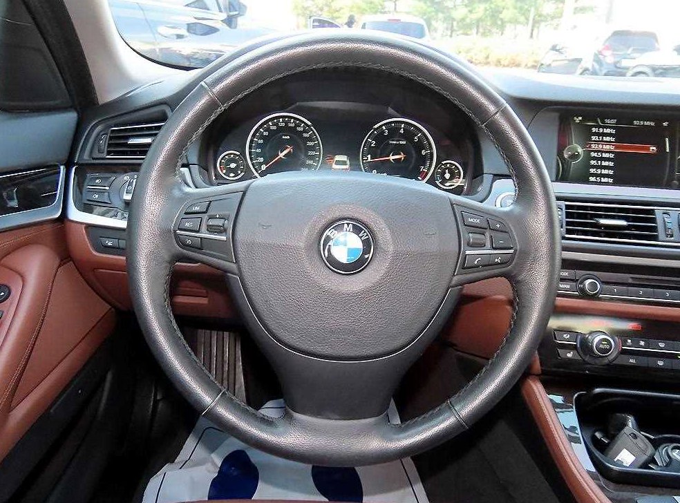 BMW 5시리즈 528i 사진 8