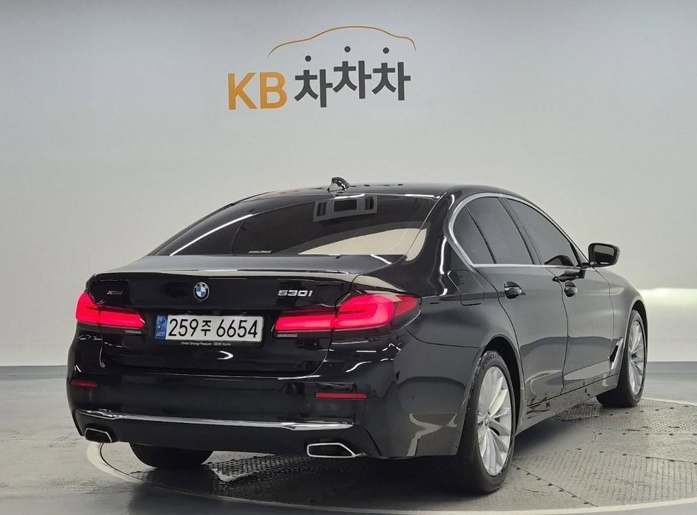 BMW 5시리즈 530i xDrive 럭셔리 사진 3