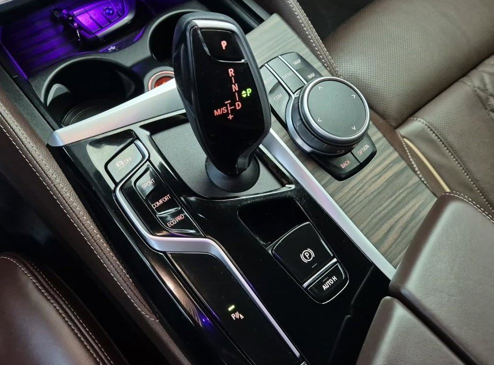 BMW 5시리즈 530i xDrive 럭셔리 사진 8