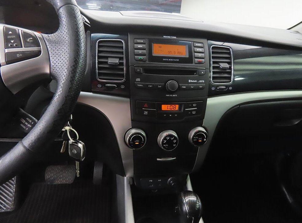 KG모빌리티(쌍용)  코란도 CLUBBY 4WD 사진 10