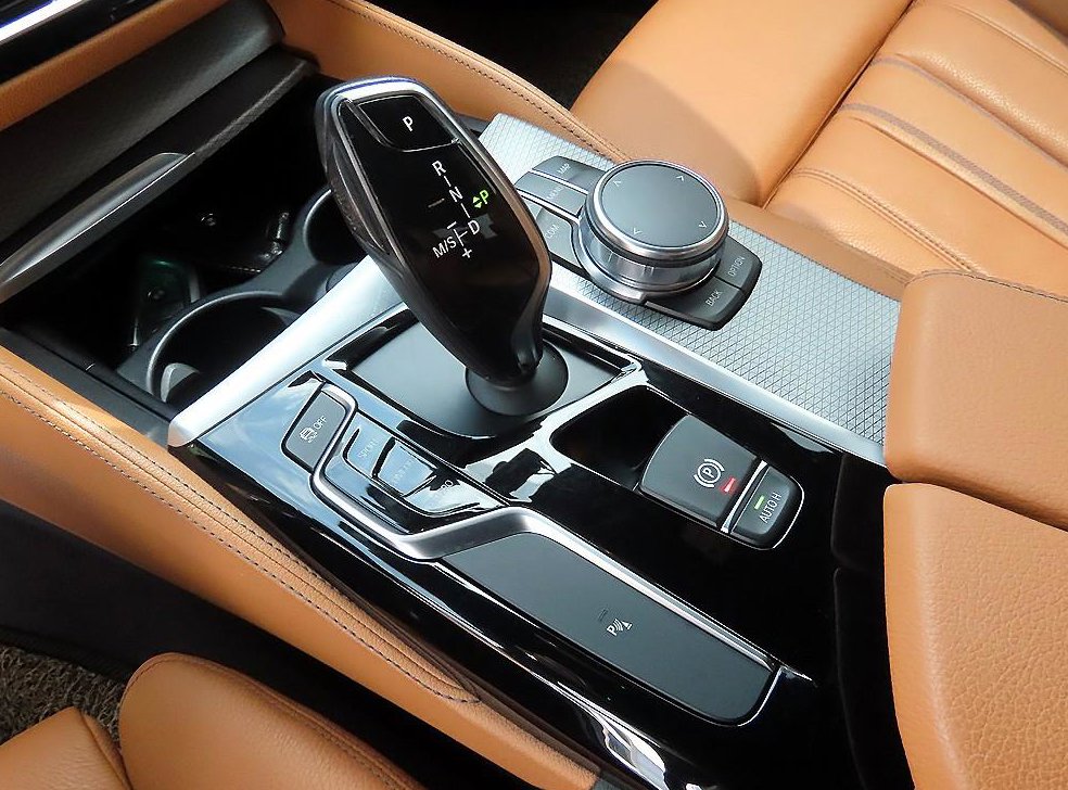 BMW 5시리즈 520d M 스포츠 스페셜 에디션 사진 11