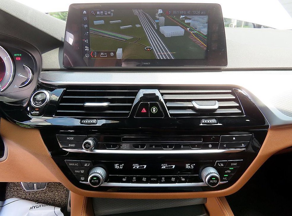 BMW 5시리즈 520d M 스포츠 스페셜 에디션 사진 13