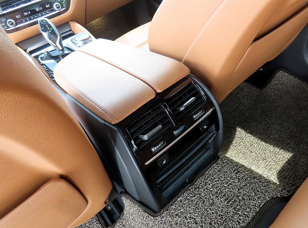 BMW 5시리즈 520d M 스포츠 스페셜 에디션 사진 17