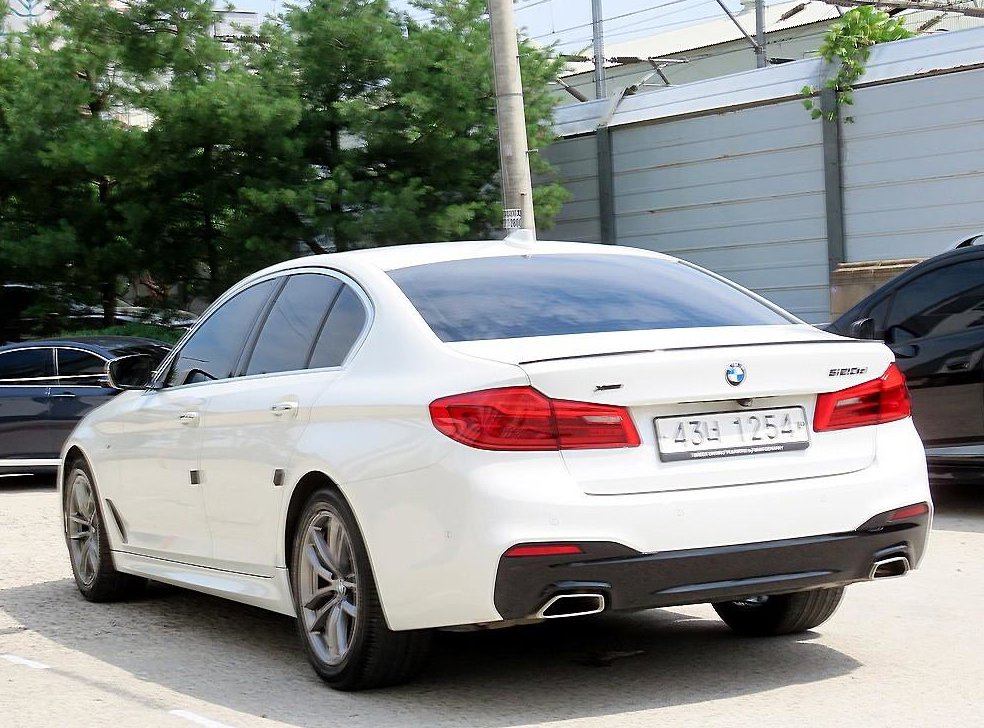 BMW 5시리즈 520d M 스포츠 스페셜 에디션 사진 3
