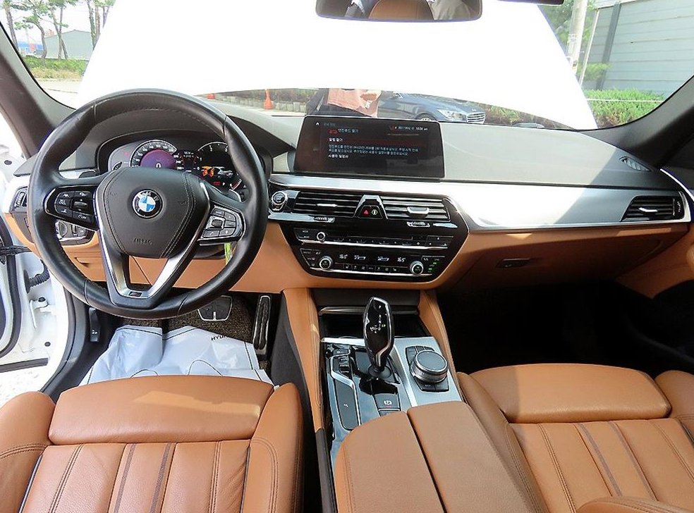 BMW 5시리즈 520d M 스포츠 스페셜 에디션 사진 7