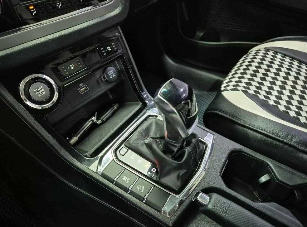 KG모빌리티(쌍용)  코란도 2WD 디젤 1.6 딜라이트 사진 8