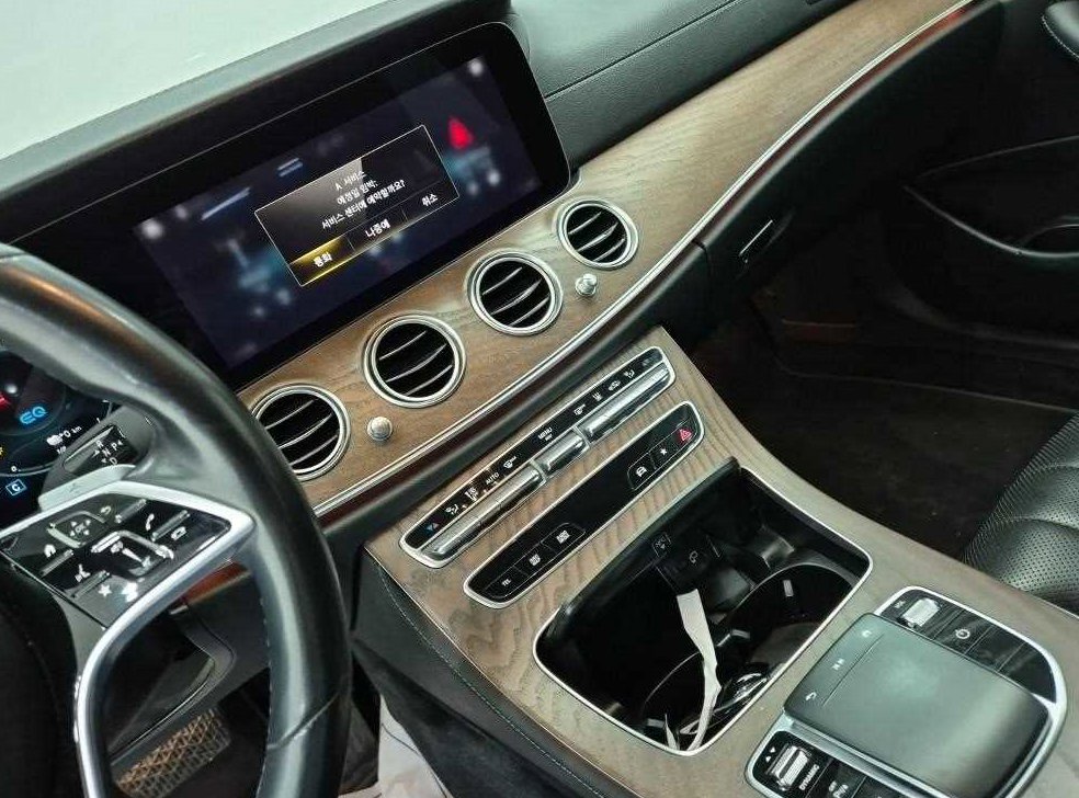벤츠 E 클래스 E300e 4MATIC 익스클루시브 사진 10