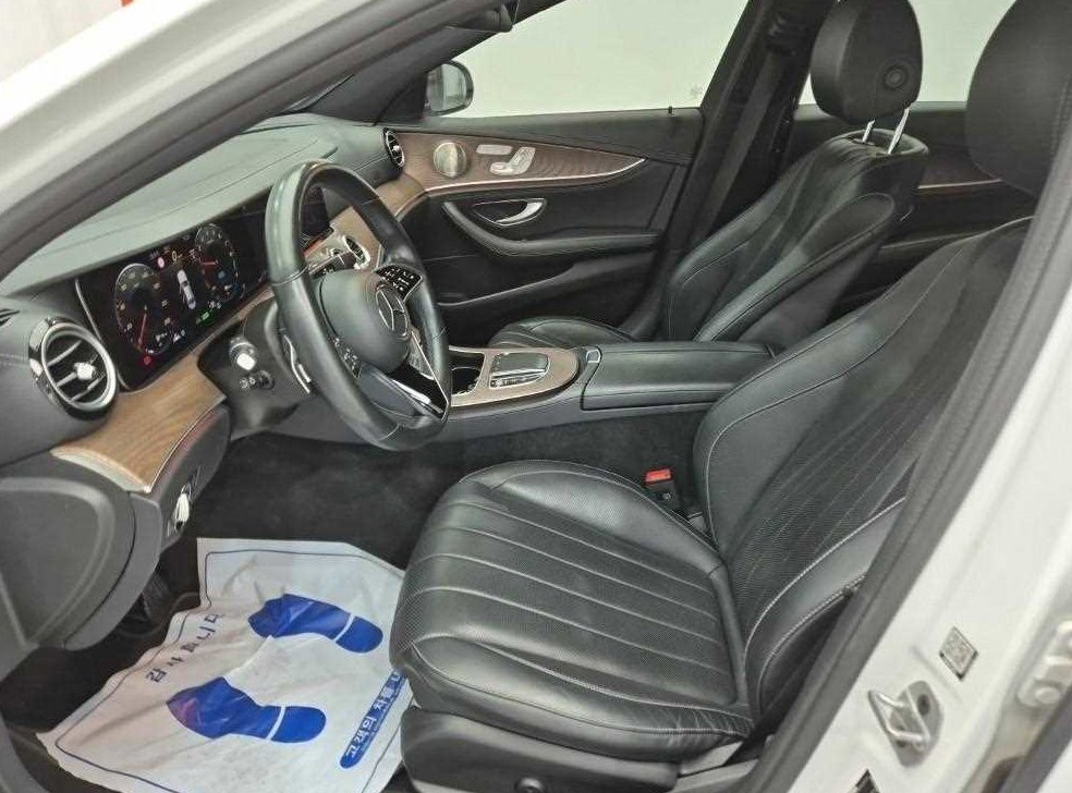 벤츠 E 클래스 E300e 4MATIC 익스클루시브 사진 11
