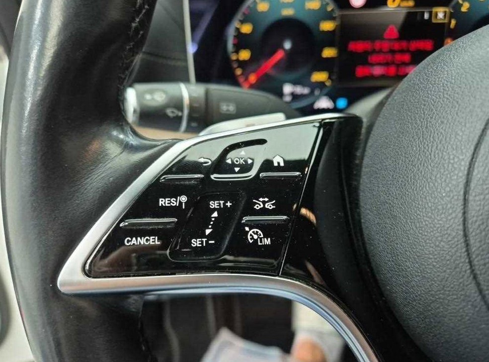 벤츠 E 클래스 E300e 4MATIC 익스클루시브 사진 16