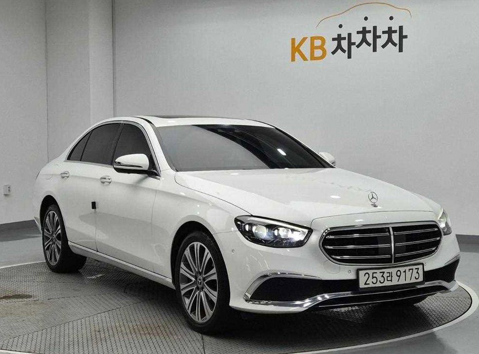 벤츠 E 클래스 E300e 4MATIC 익스클루시브 사진 4