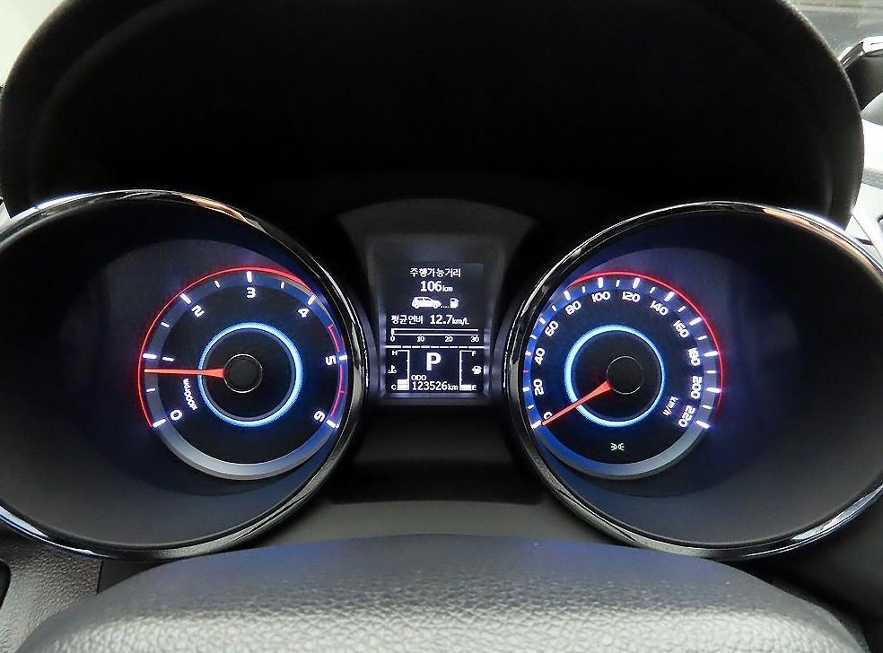 KG모빌리티(쌍용)  티볼리 2WD 디젤 1.6 IX 사진 6