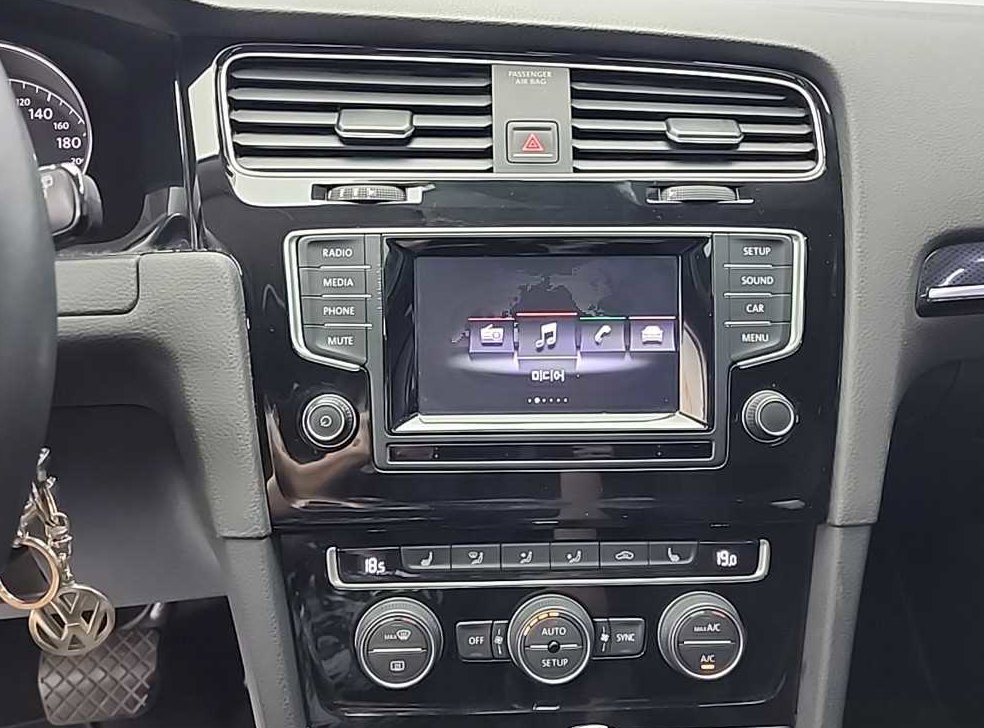 폭스바겐 골프 2.0 TDI 사진 10