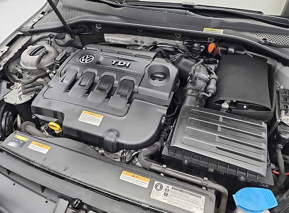 폭스바겐 골프 2.0 TDI 사진 5