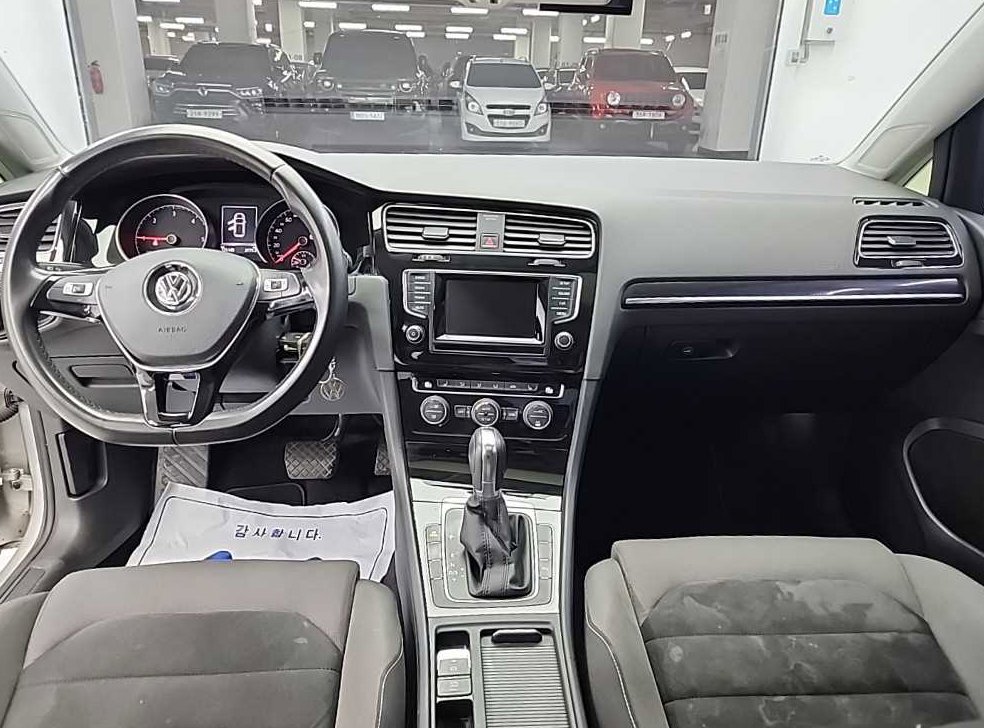 폭스바겐 골프 2.0 TDI 사진 7