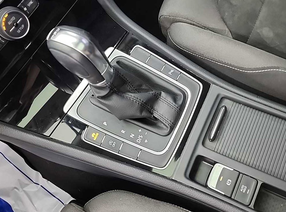 폭스바겐 골프 2.0 TDI 사진 8