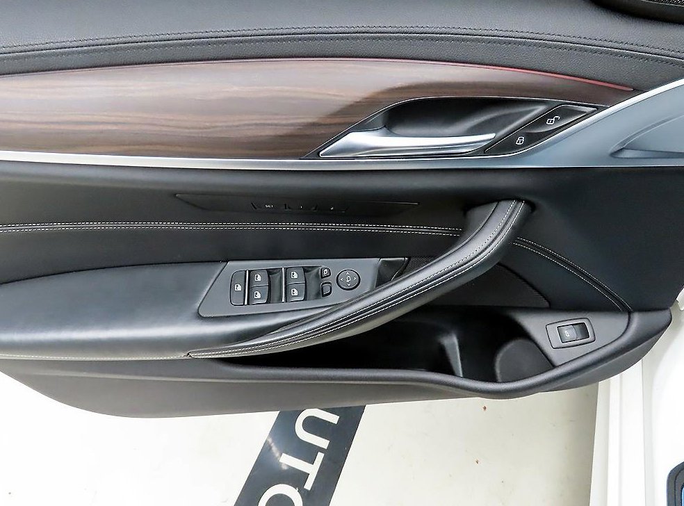 BMW 5시리즈 520d xDrive M 스포츠 플러스 사진 11