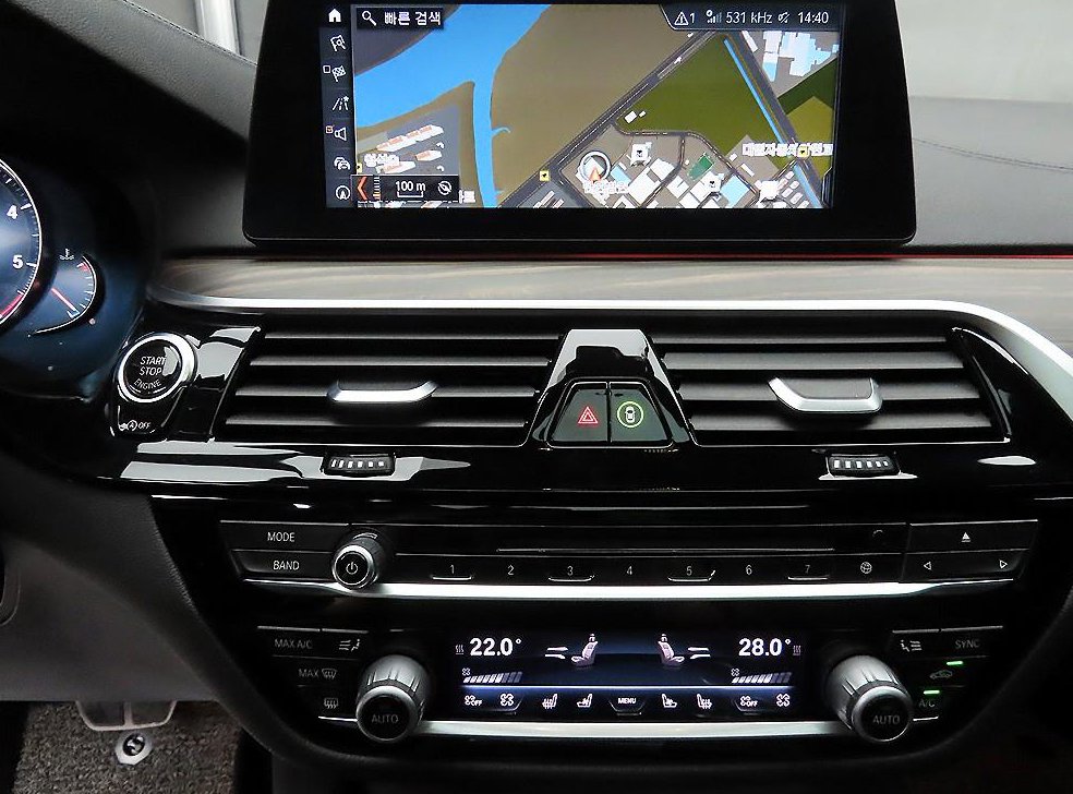BMW 5시리즈 520d xDrive M 스포츠 플러스 사진 14