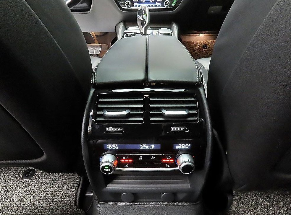 BMW 5시리즈 520d xDrive M 스포츠 플러스 사진 17