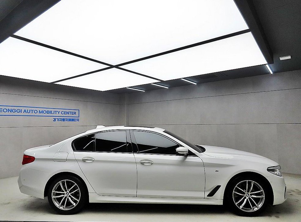 BMW 5시리즈 520d xDrive M 스포츠 플러스 사진 2
