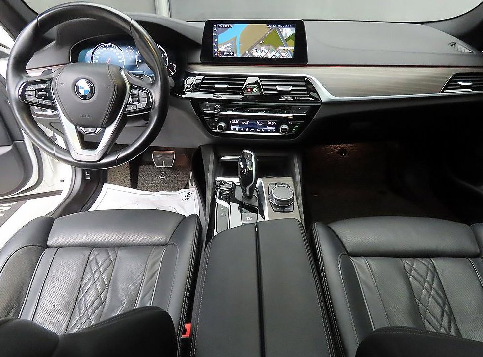 BMW 5시리즈 520d xDrive M 스포츠 플러스 사진 7