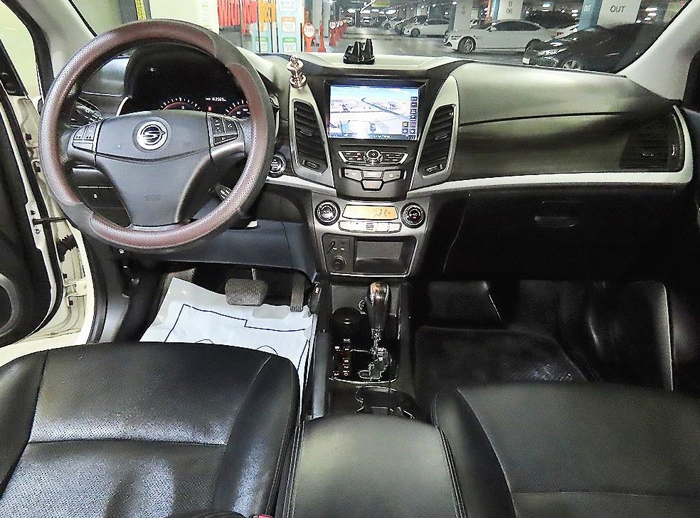 KG모빌리티(쌍용)  코란도 2WD 2.0 CVT 사진 10