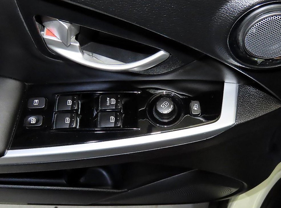 KG모빌리티(쌍용)  코란도 2WD 2.0 CVT 사진 13
