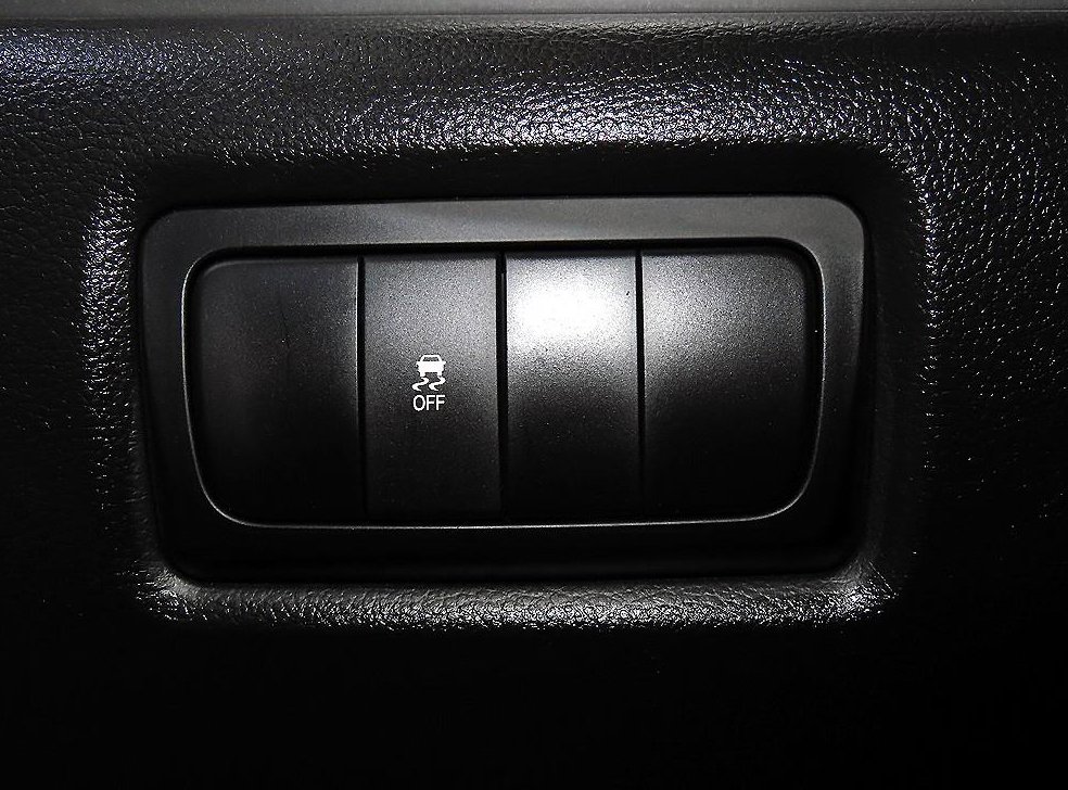 KG모빌리티(쌍용)  코란도 2WD 2.0 CVT 사진 14