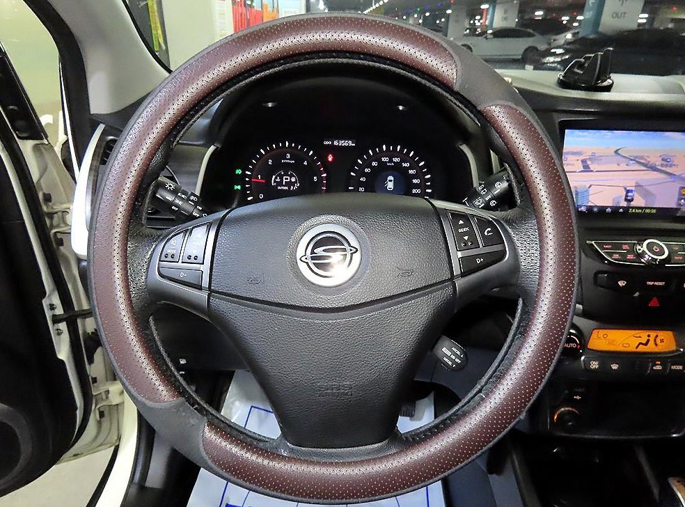 KG모빌리티(쌍용)  코란도 2WD 2.0 CVT 사진 8
