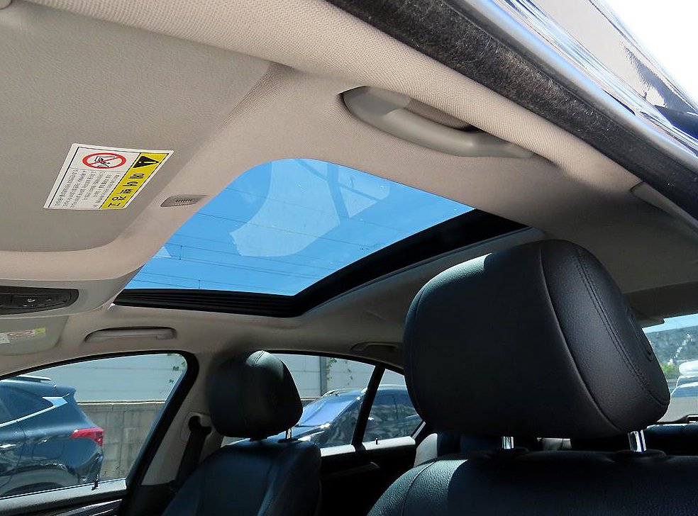 BMW 5시리즈 520d xDrive 사진 17