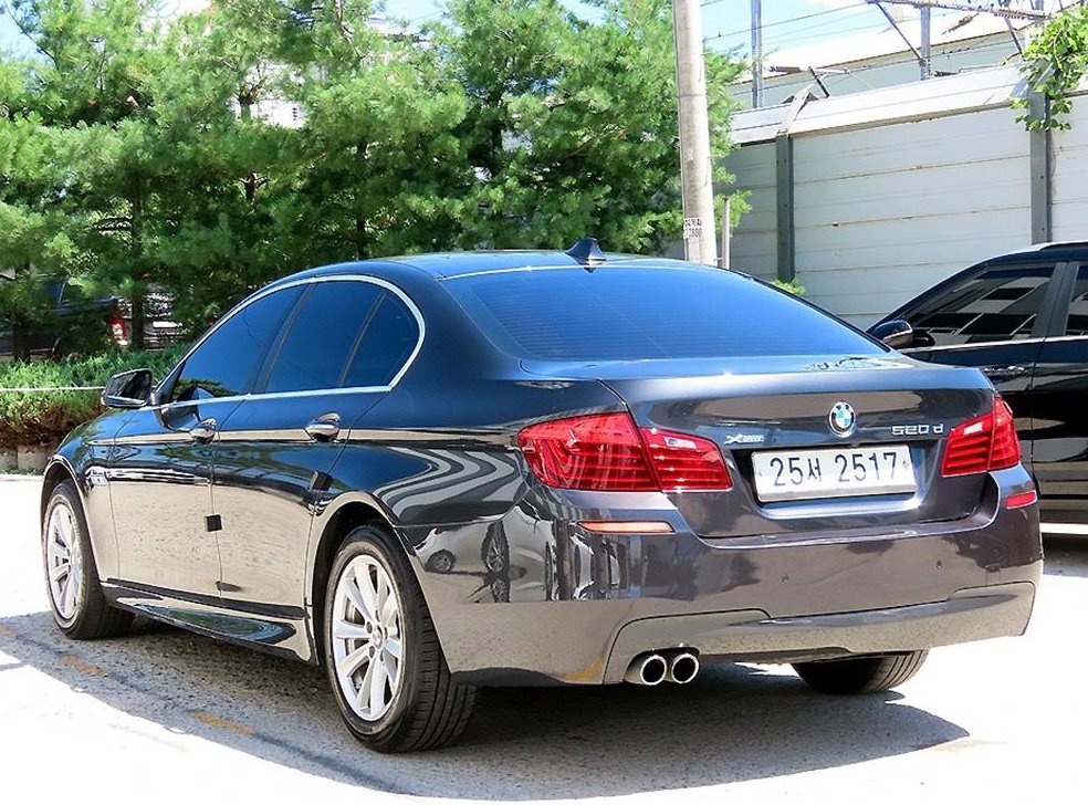 BMW 5시리즈 520d xDrive 사진 3