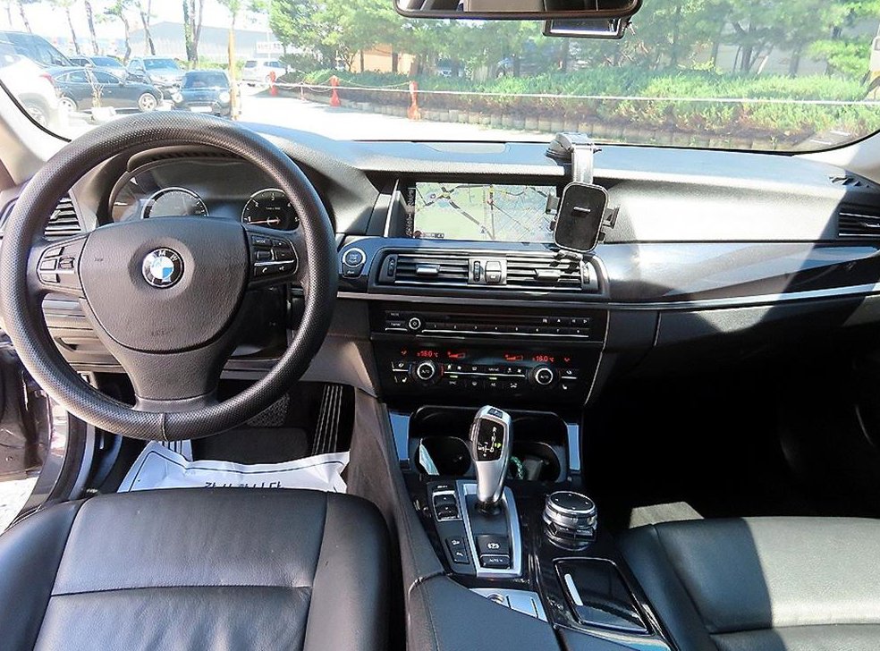 BMW 5시리즈 520d xDrive 사진 7