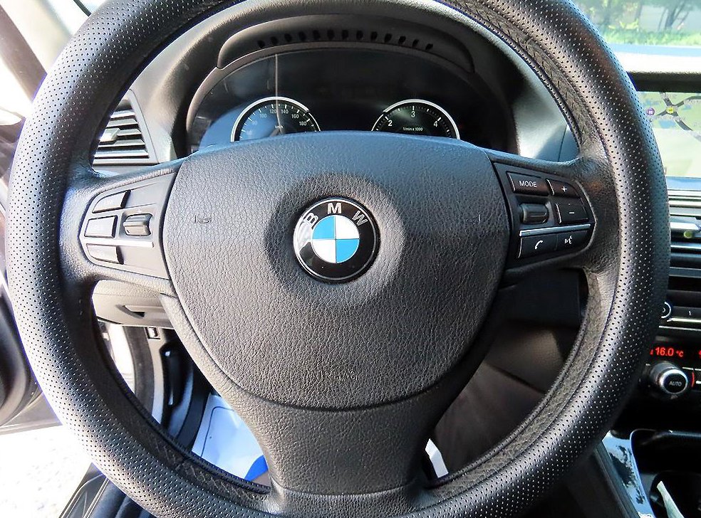 BMW 5시리즈 520d xDrive 사진 8