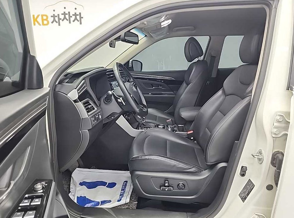 KG모빌리티(쌍용)  코란도 2WD 가솔린 1.5 C5 플러스 사진 11