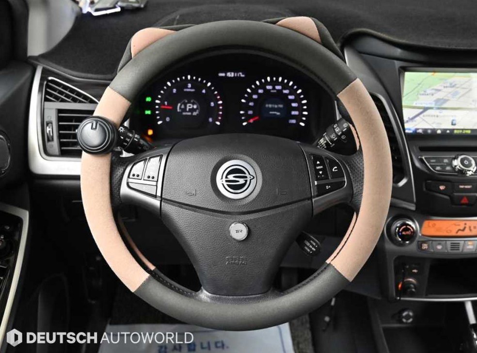KG모빌리티(쌍용)  코란도 2WD 2.0 CVT 사진 14
