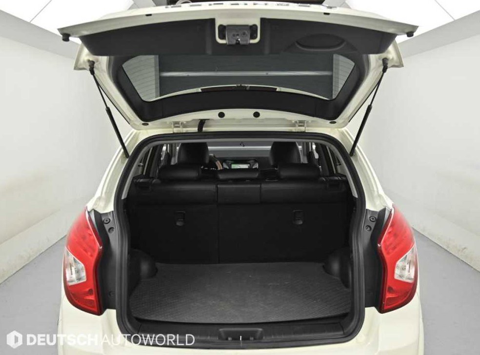 KG모빌리티(쌍용)  코란도 2WD 2.0 CVT 사진 5