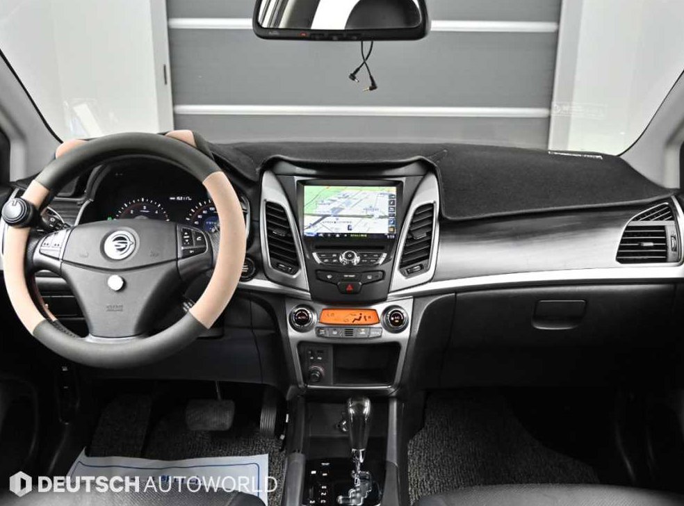 KG모빌리티(쌍용)  코란도 2WD 2.0 CVT 사진 8