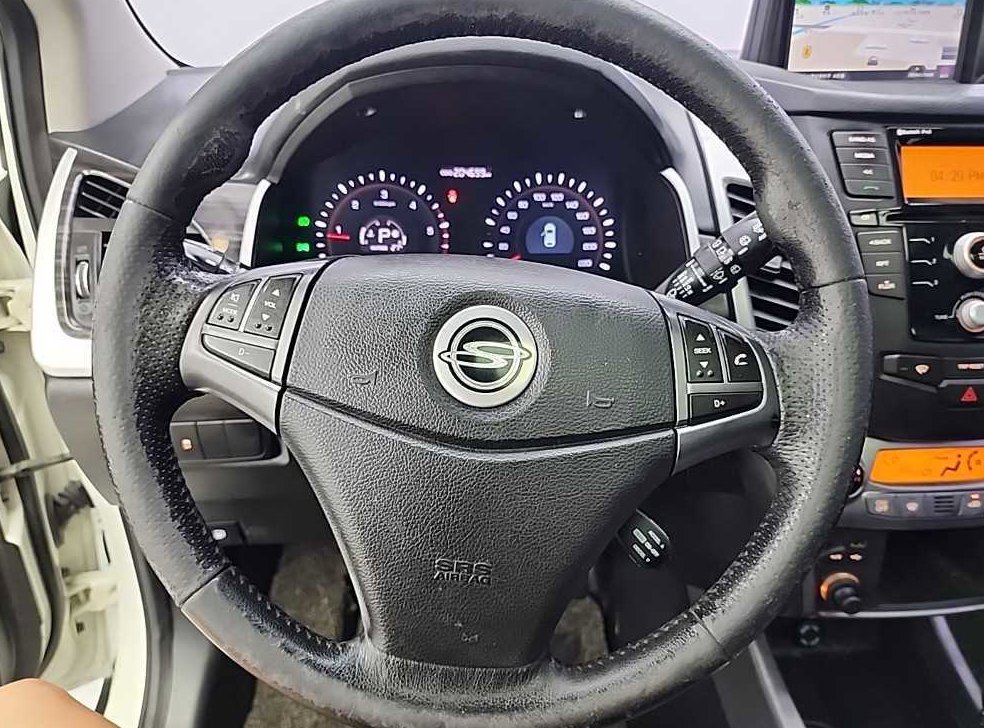 KG모빌리티(쌍용)  코란도 2WD 2.0 CVT 사진 9