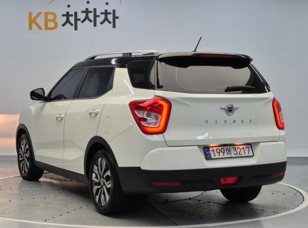 KG모빌리티(쌍용)  티볼리 2WD 가솔린 1.6 IX 사진 2