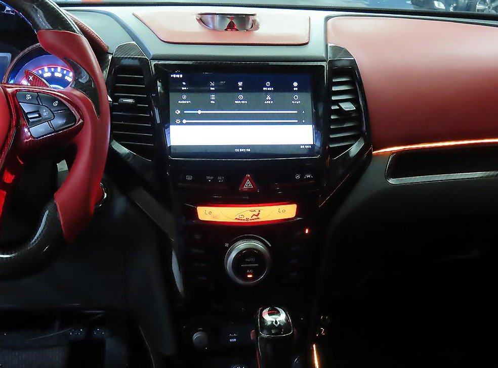 KG모빌리티(쌍용)  티볼리 4WD 디젤 1.6 RX 사진 11