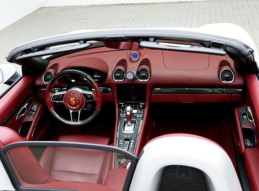 포르쉐 718 4.0 GTS 사진 8