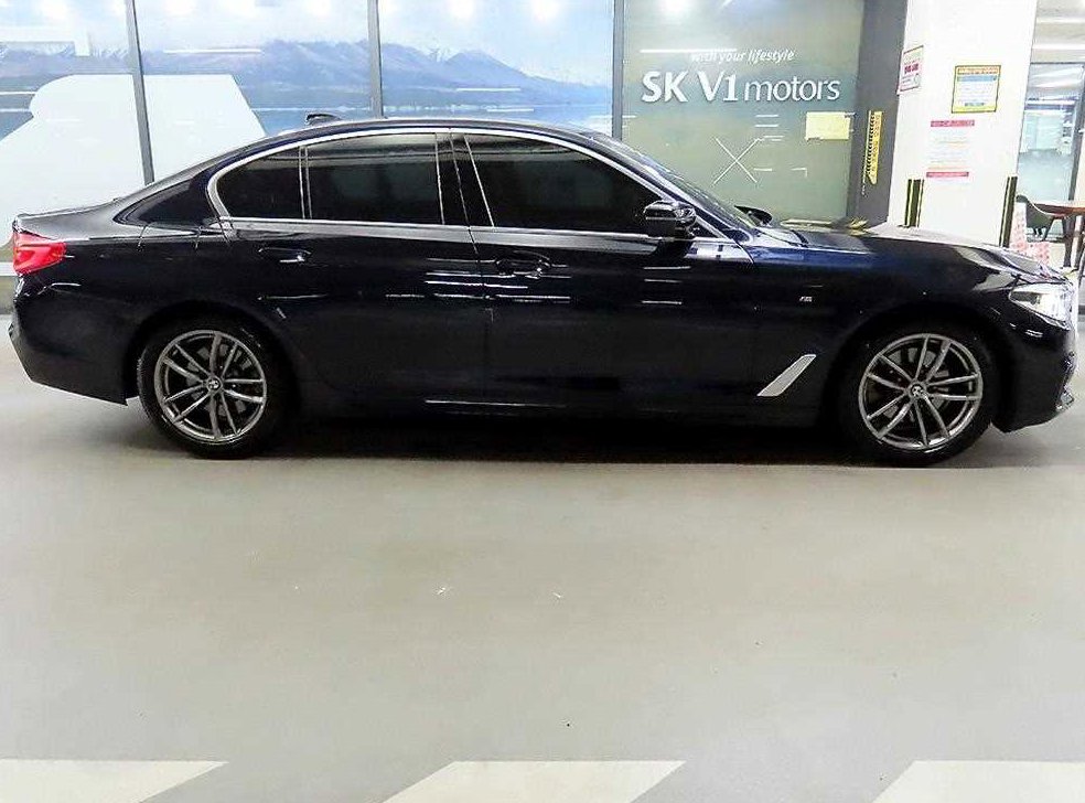 BMW 5시리즈 520d xDrive M 스포츠 플러스 사진 3