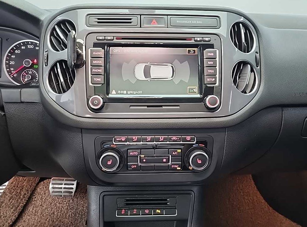 폭스바겐 티구안 2.0 TDI 프리미엄 사진 10