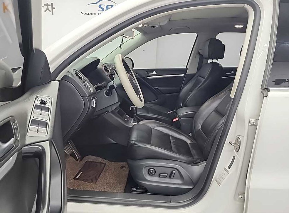 폭스바겐 티구안 2.0 TDI 프리미엄 사진 11