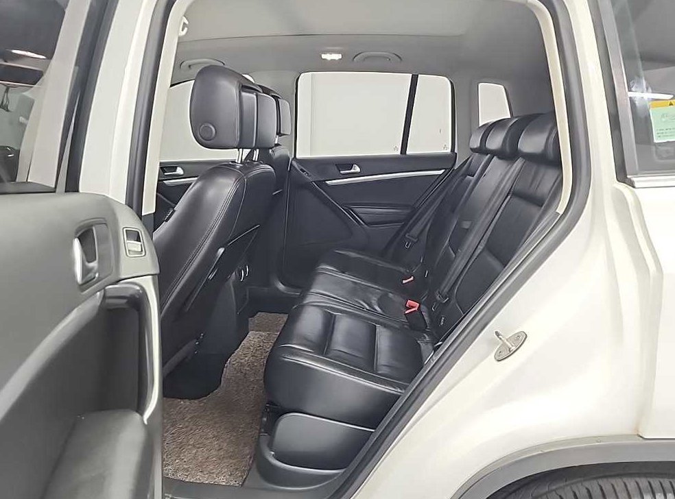 폭스바겐 티구안 2.0 TDI 프리미엄 사진 12