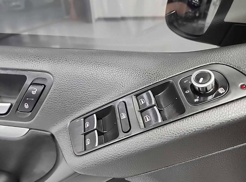 폭스바겐 티구안 2.0 TDI 프리미엄 사진 16