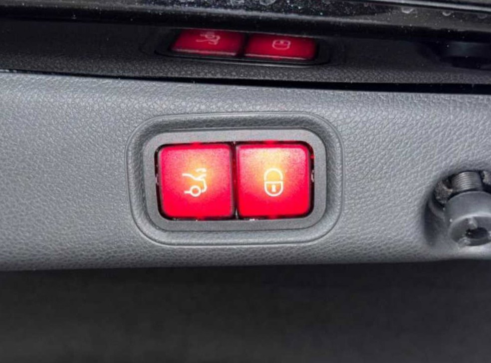 벤츠 E 클래스 E300 아방가르드 사진 18