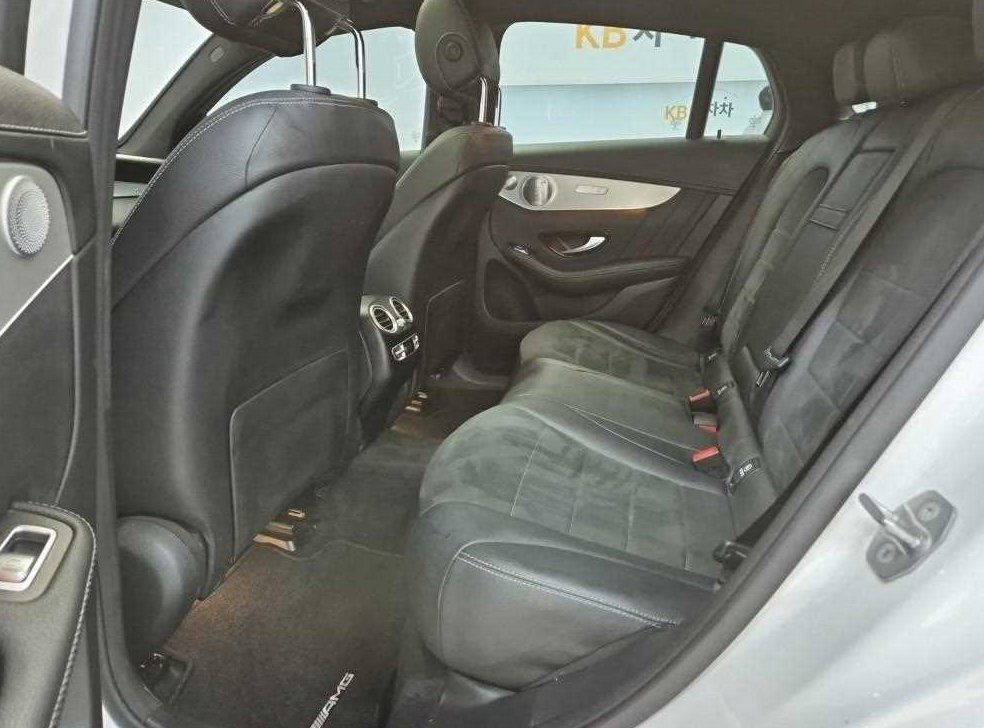 벤츠 GLC 클래스 GLC 300 4MATIC AMG LINE 쿠페 사진 12
