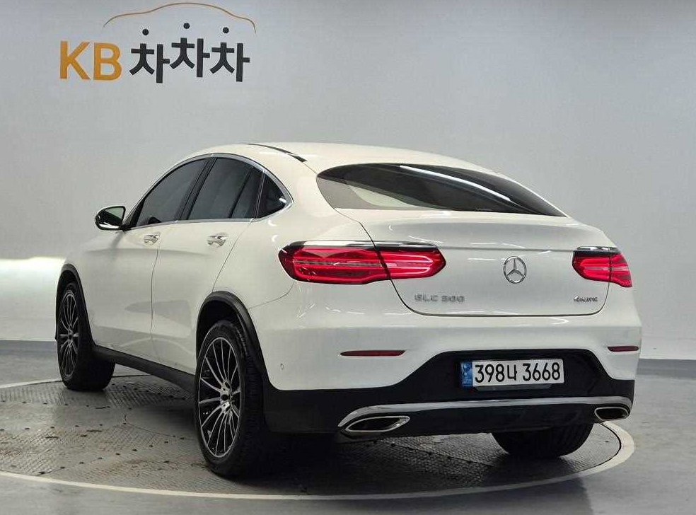 벤츠 GLC 클래스 GLC 300 4MATIC AMG LINE 쿠페 사진 2