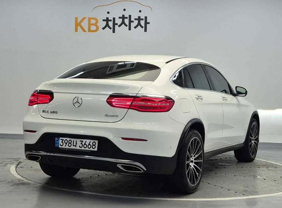 벤츠 GLC 클래스 GLC 300 4MATIC AMG LINE 쿠페 사진 3